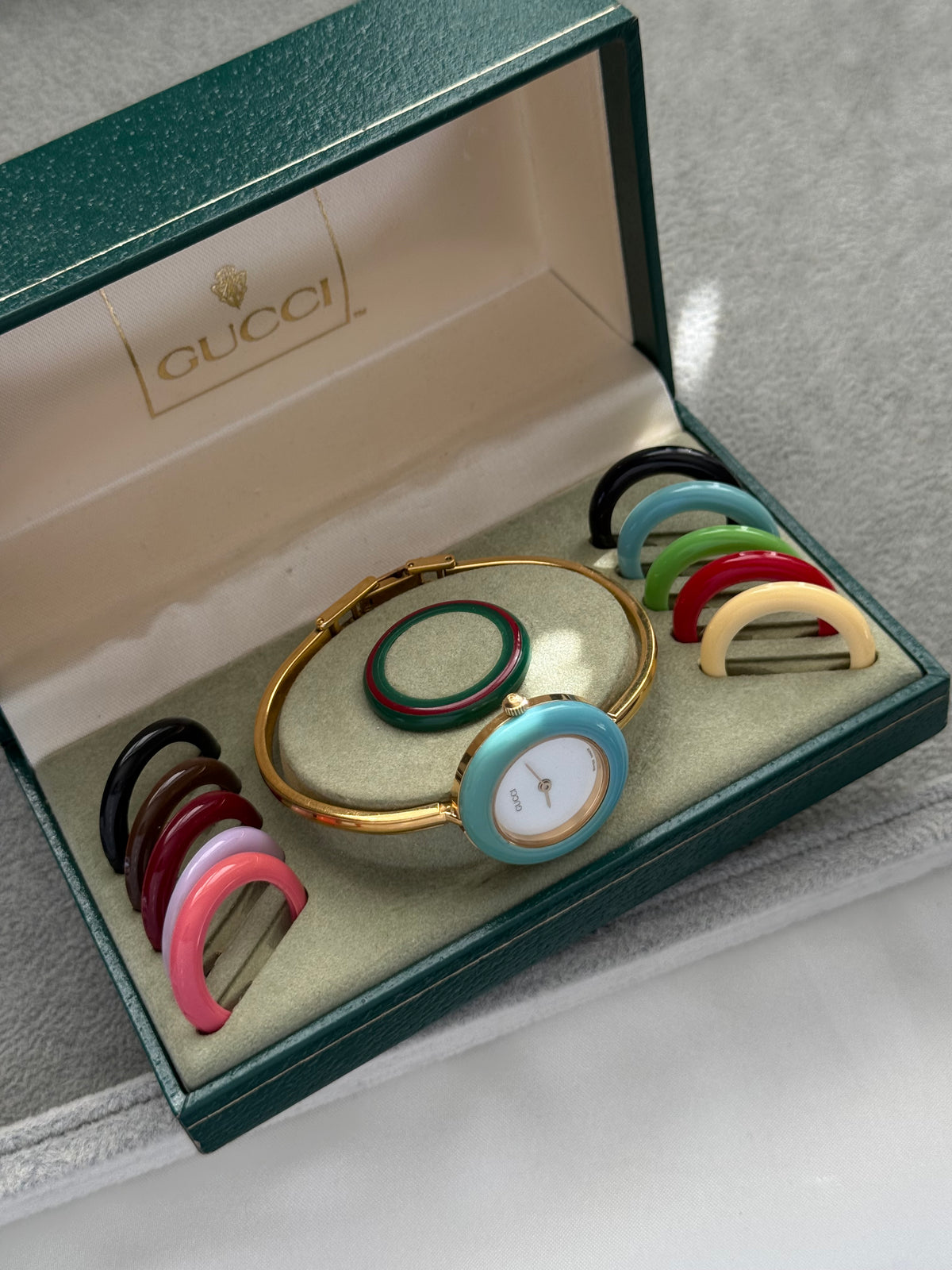 Vintage 1100L Gucci Watch with 12 Interchangeable Bezels