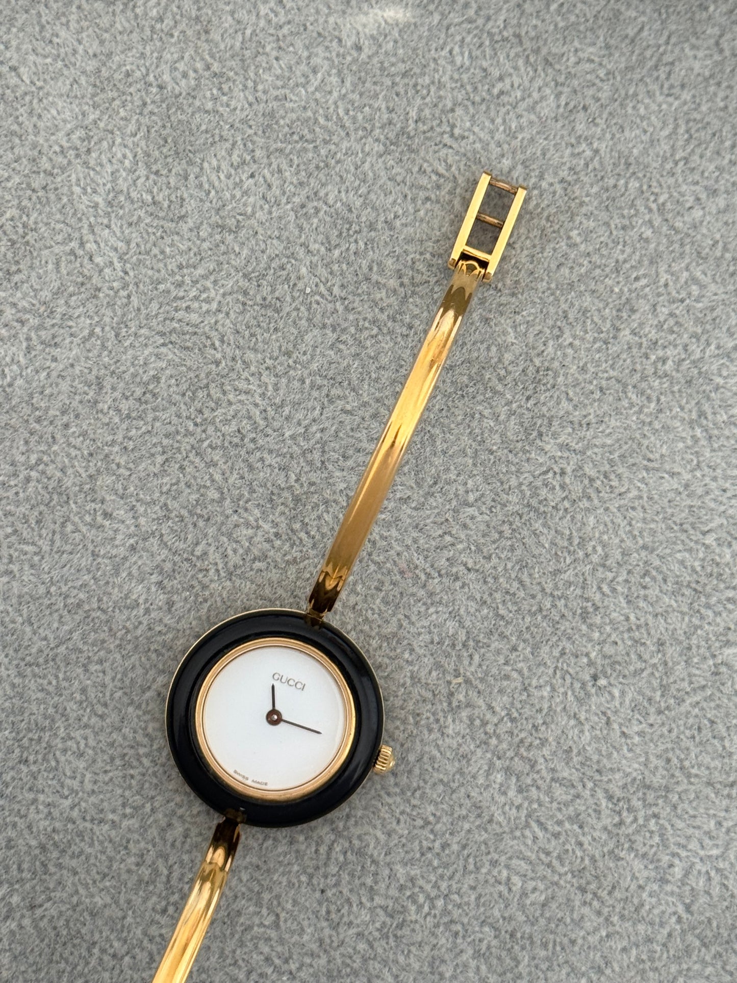 Vintage 1100L Gucci Watch
