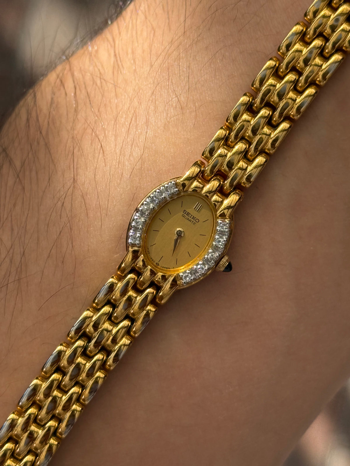 Rare 1991 Vintage Seiko Watch - Special Diamond Bezel 1F20-5G19
