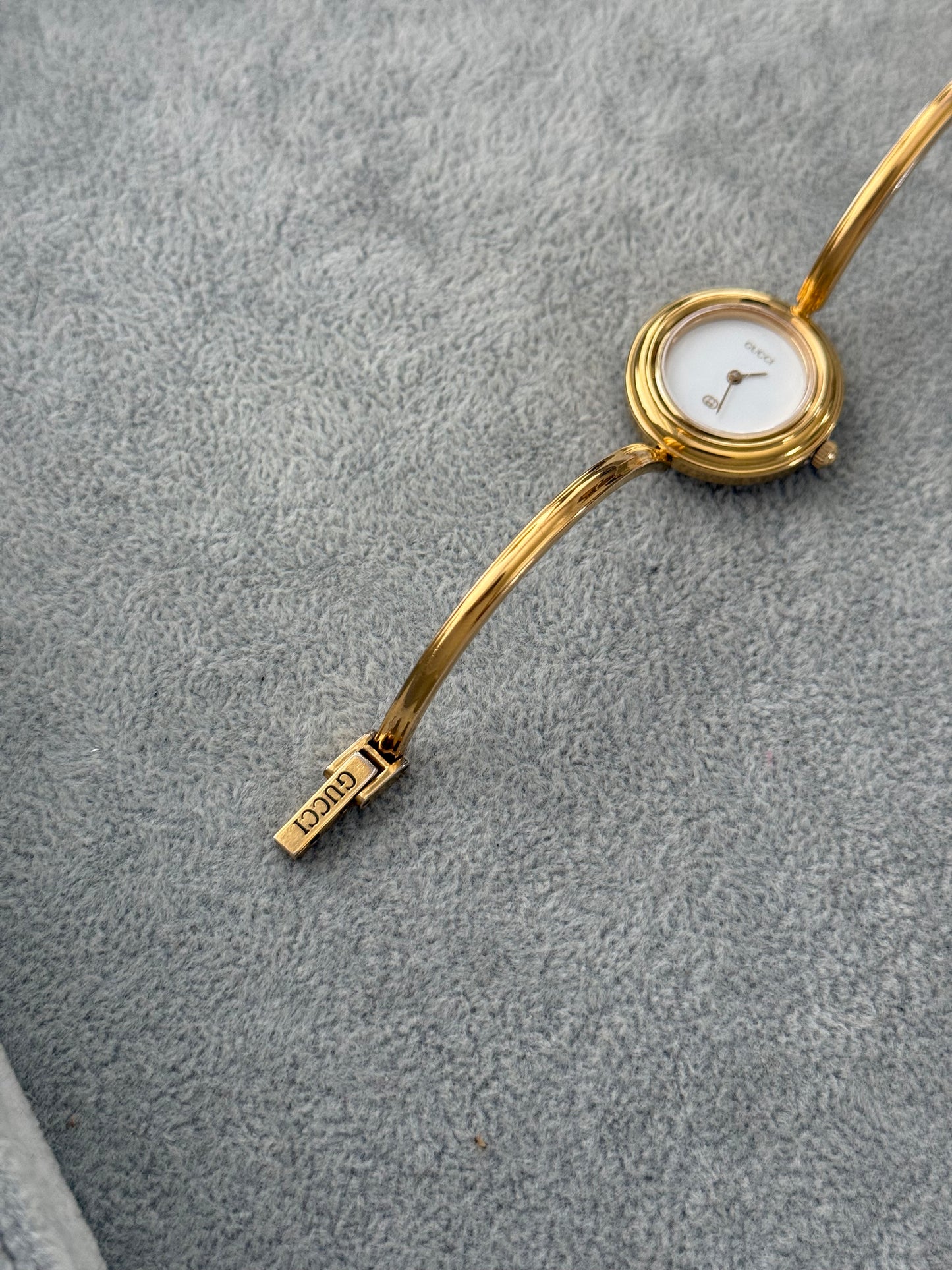 Vintage 1100L Gucci Watch