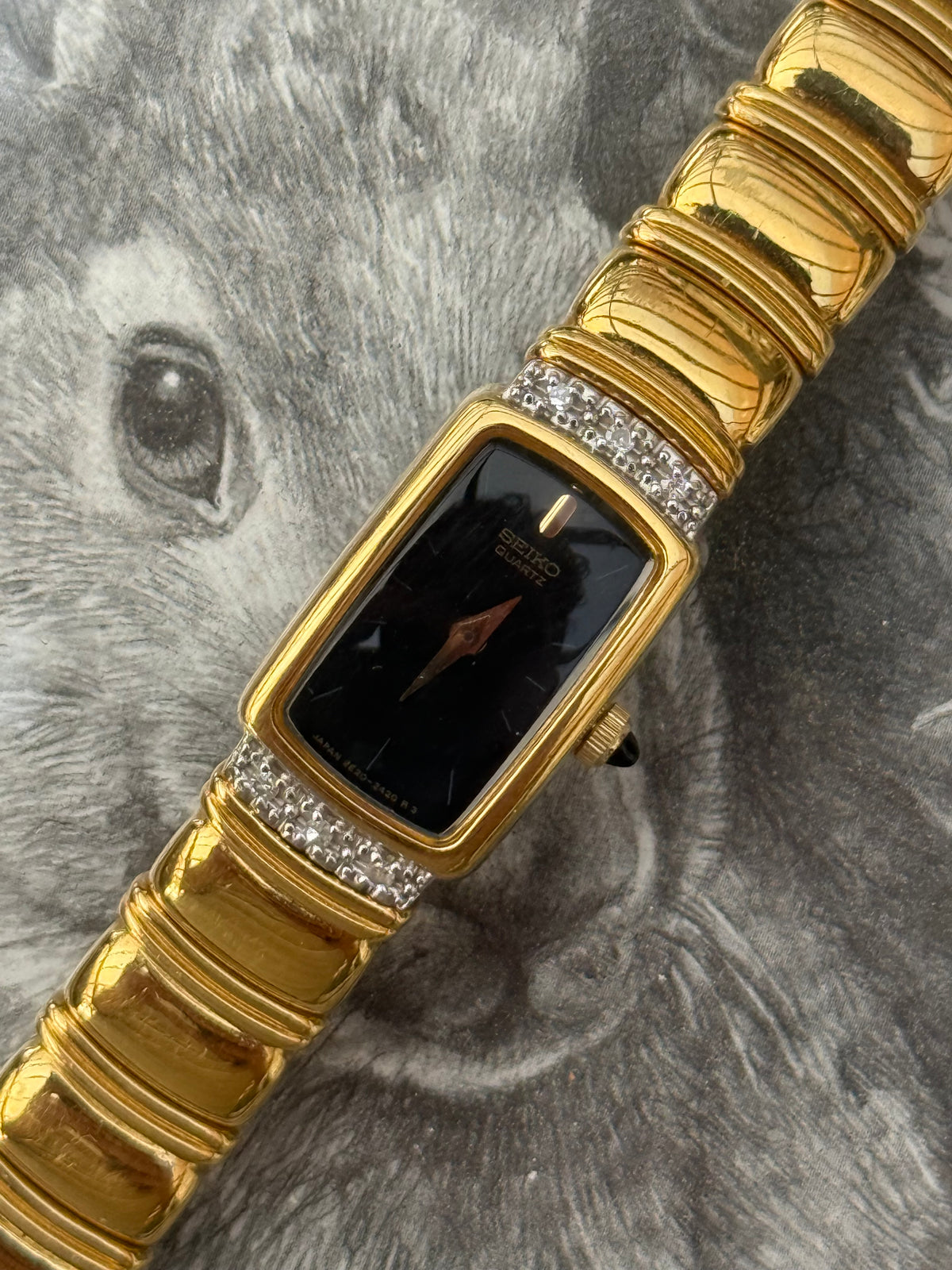 NW Vintage 90’s Diamond Bezel on Black Dial Seiko Watch 2E20-6929