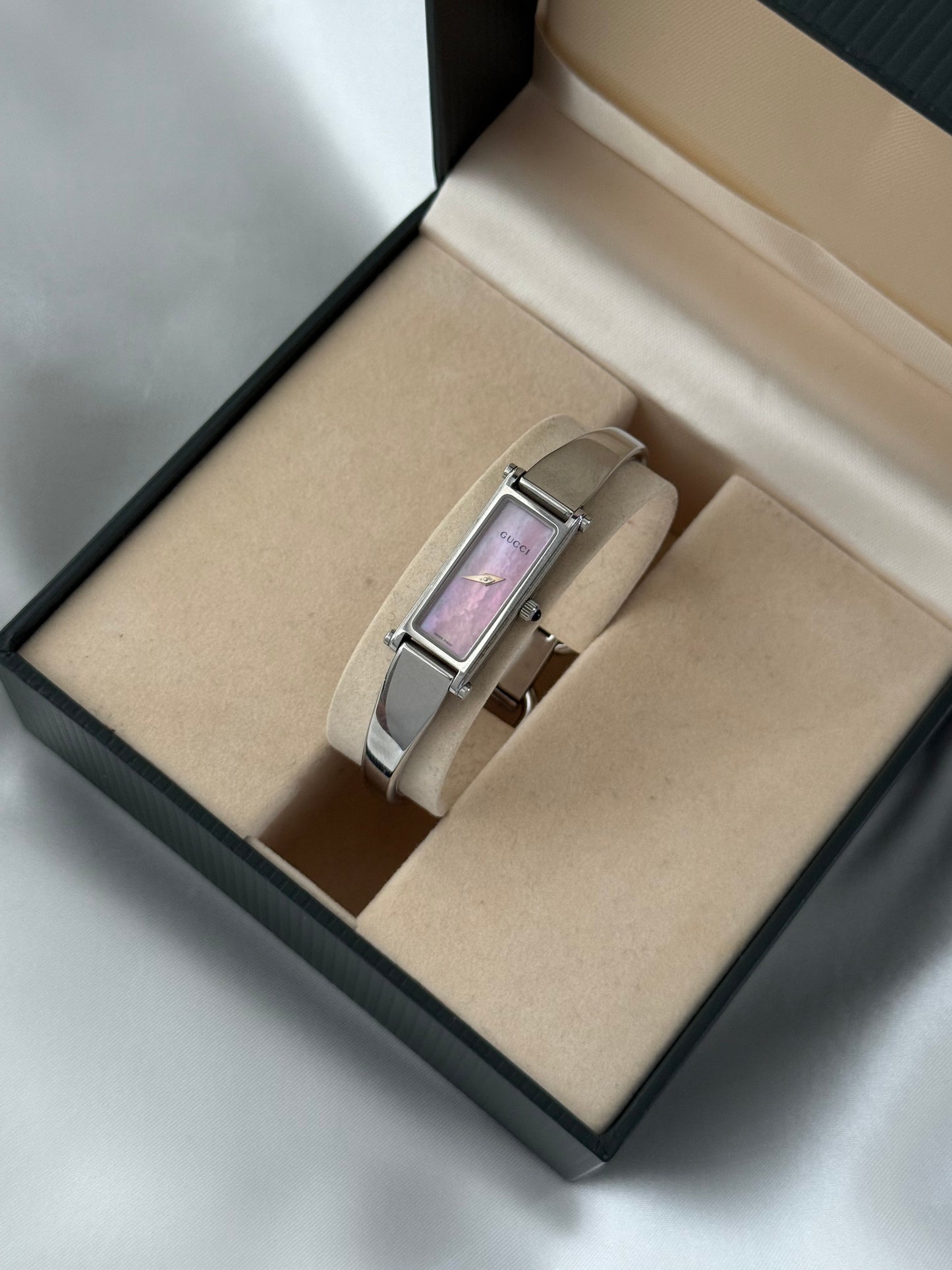 Gorgeous Vintage 1500L Gucci Watch
