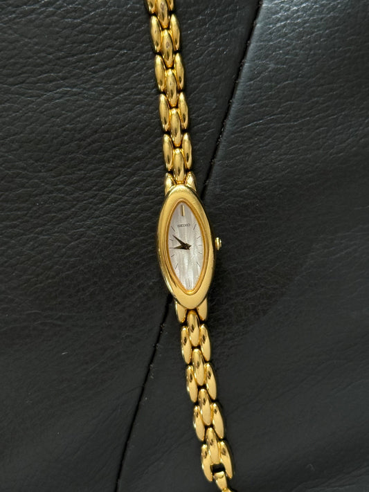 Rare Vintage Mother of Pearl Seiko Watch SE20-7201