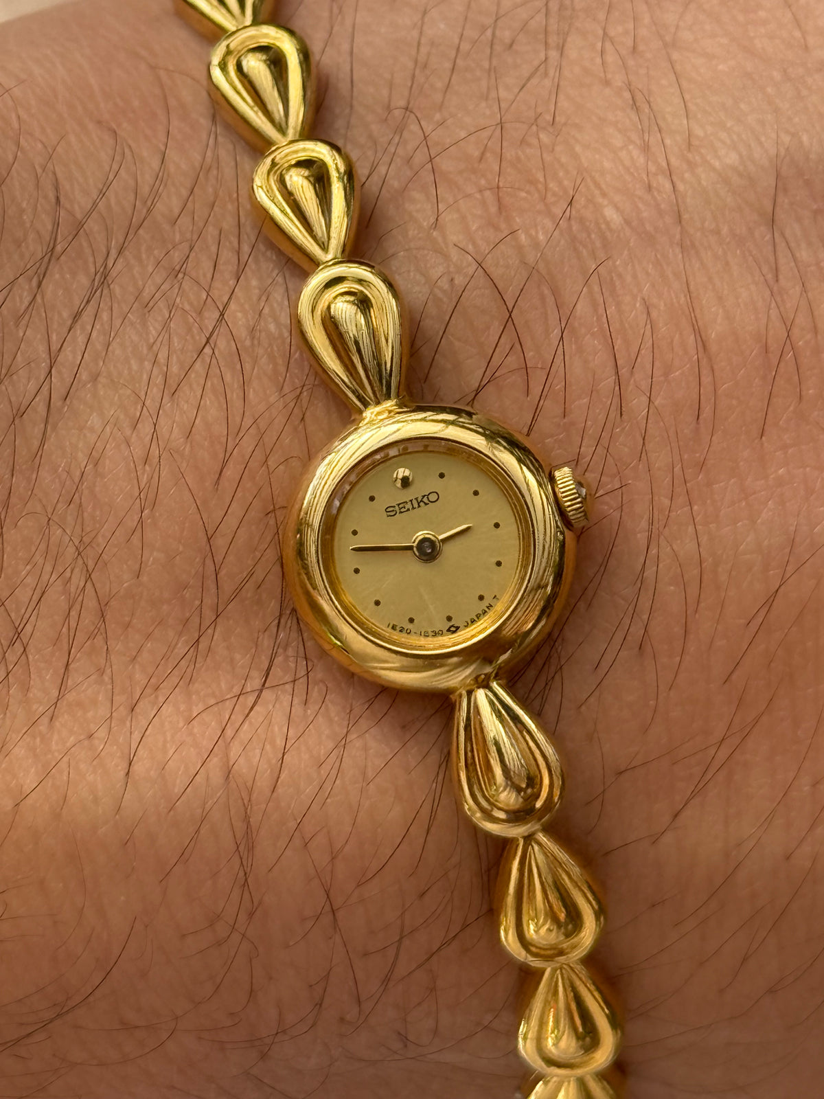 Rare 1989 Gold Raindrop Seiko Watch 1E20-0540