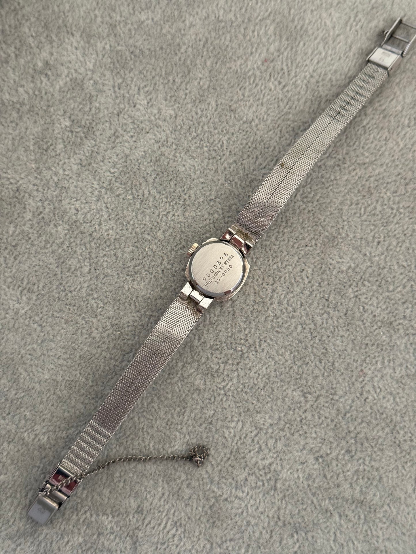 Vintage Mechanical Seiko Watch 20 Jewels