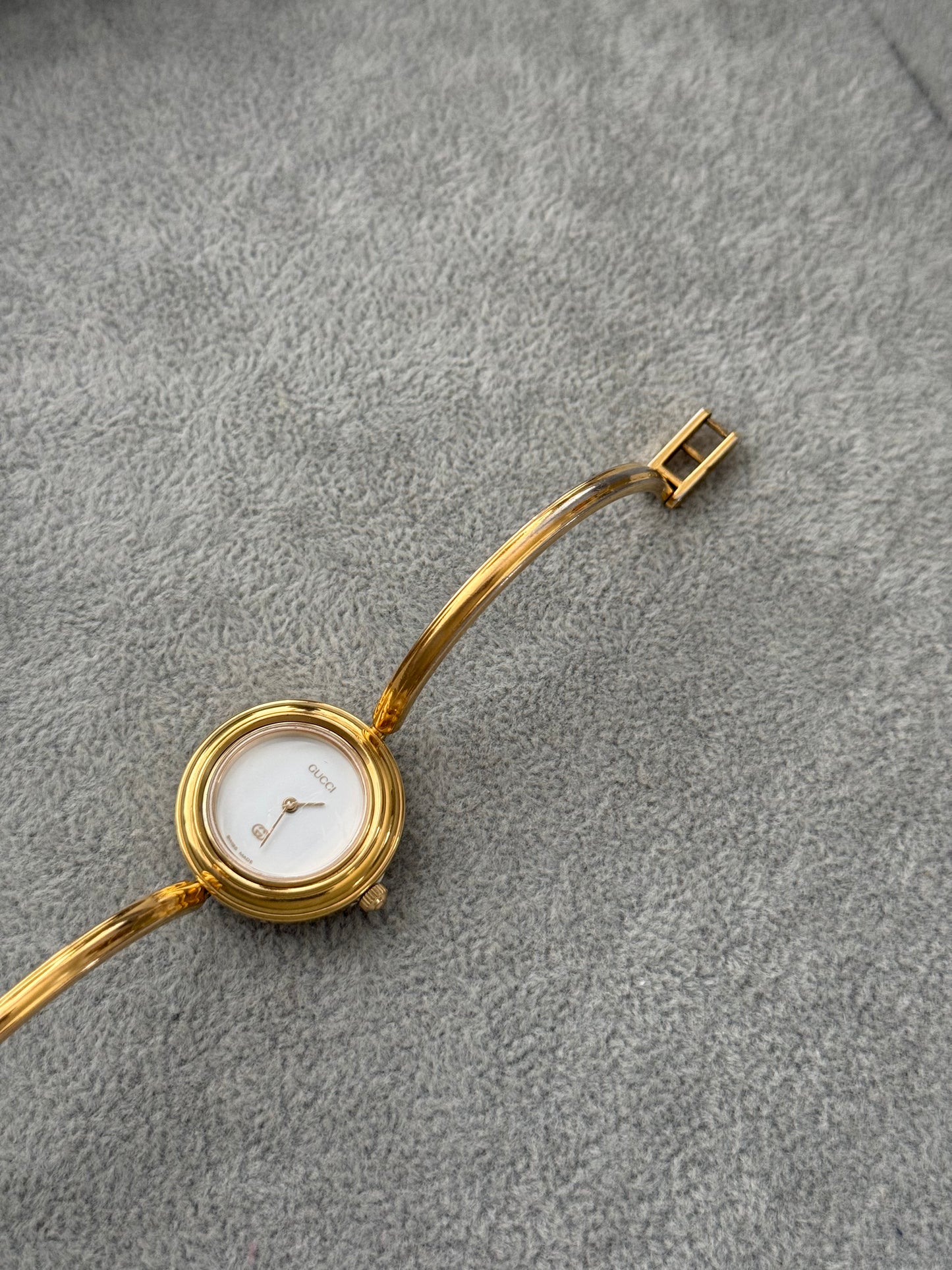 Vintage 1100L Gucci Watch