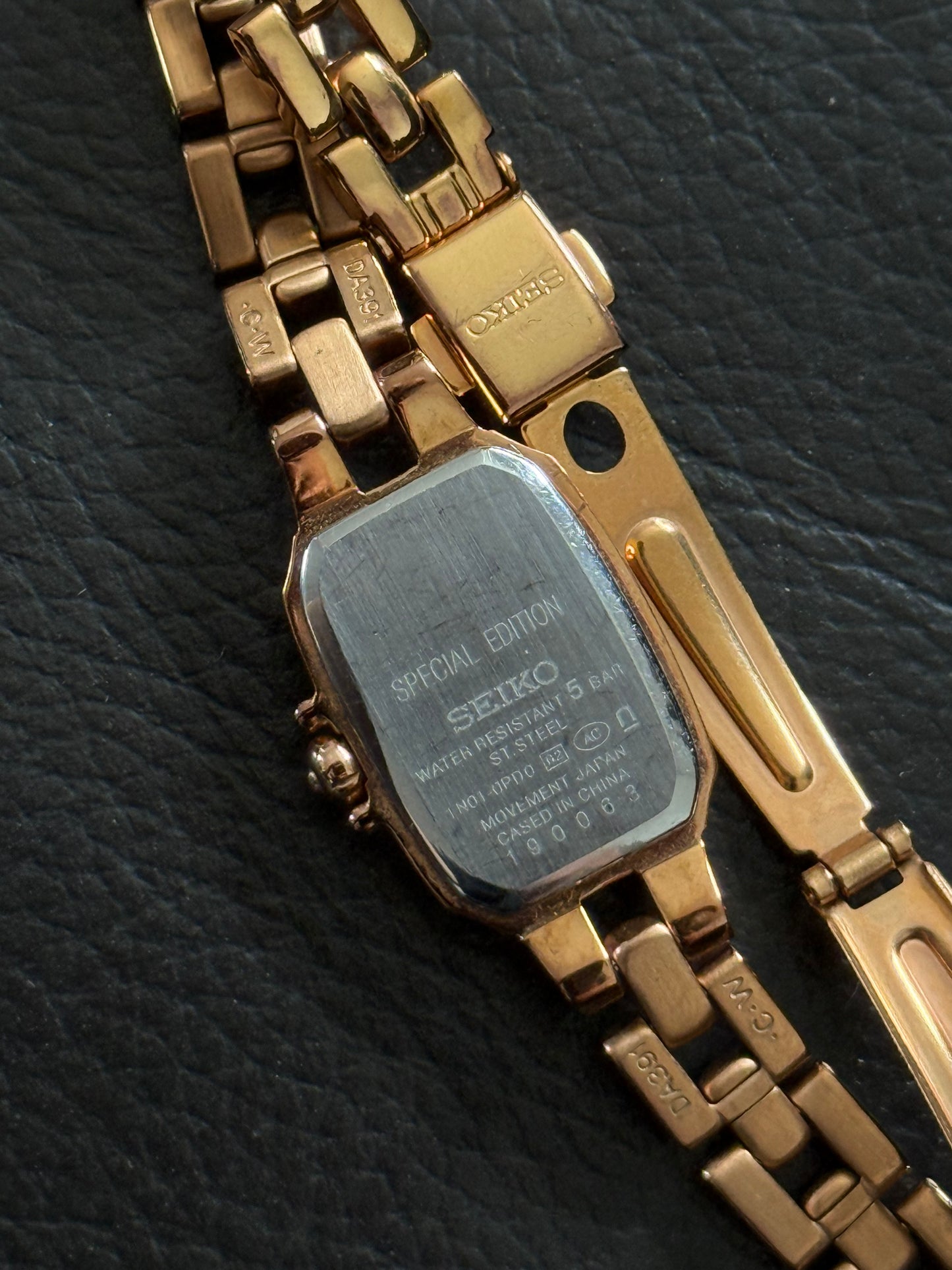 Very Rare & Boxed Special Edition Rose Gold Hearts Seiko Watch 1N01-0PD0