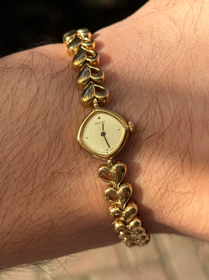Special 1985 Gold Heart-Bracelet Seiko Watch 1E20-5280