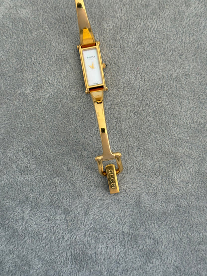 Pristine Mother Of Pearl Vintage 1500L Gucci Watch