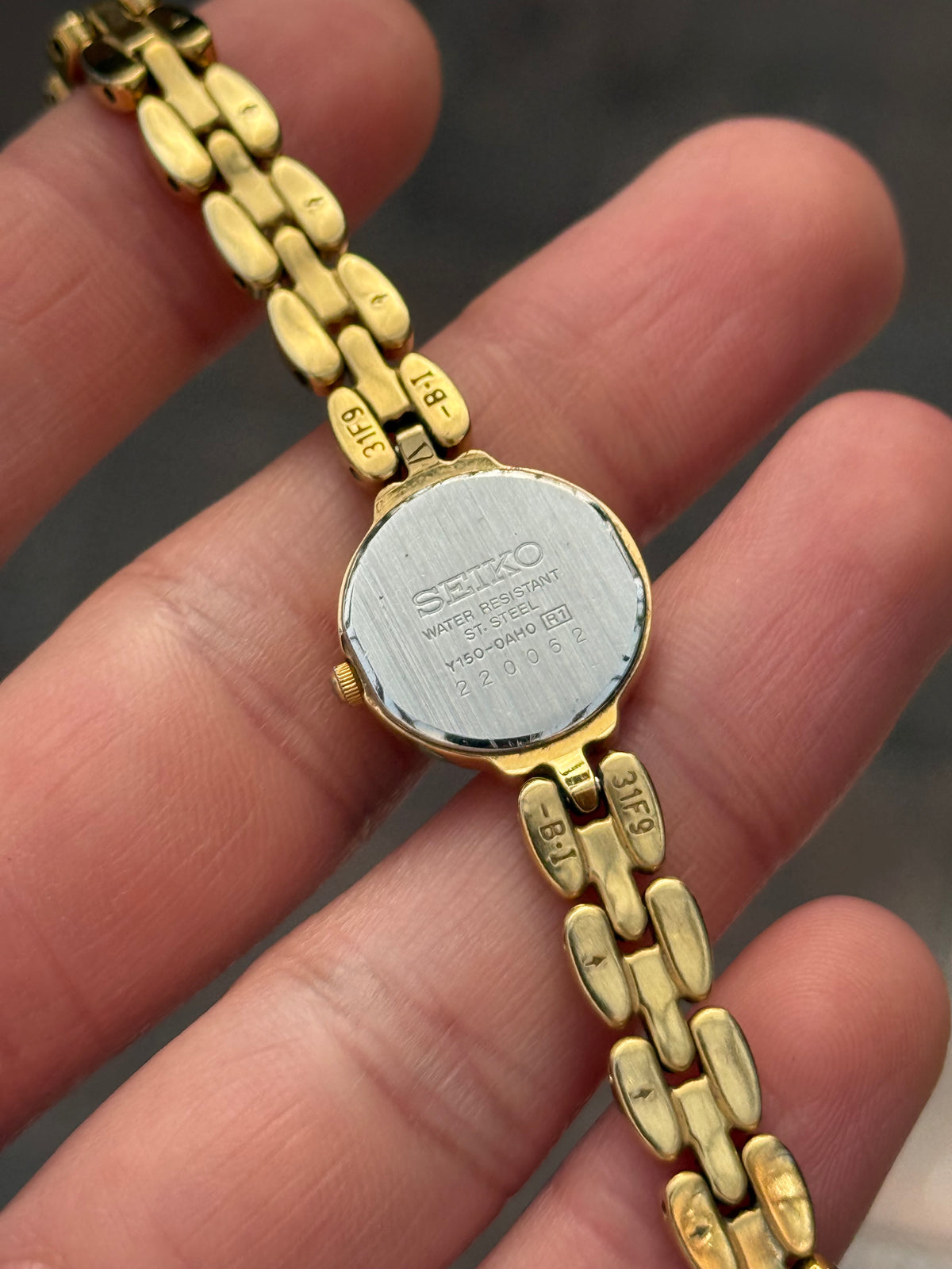 Dainty February 1992 Gold Seiko Watch Y150-0AH0