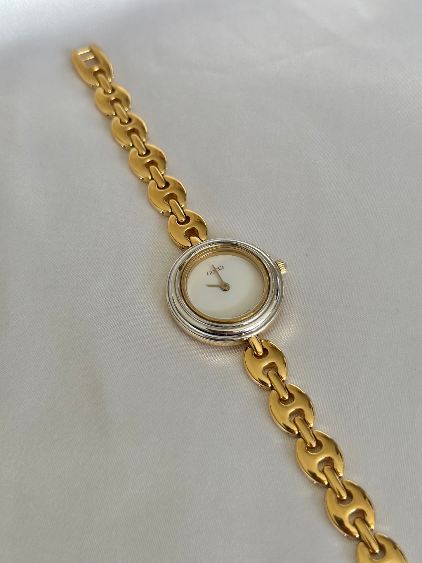 Vintage 1200L Gucci Watch