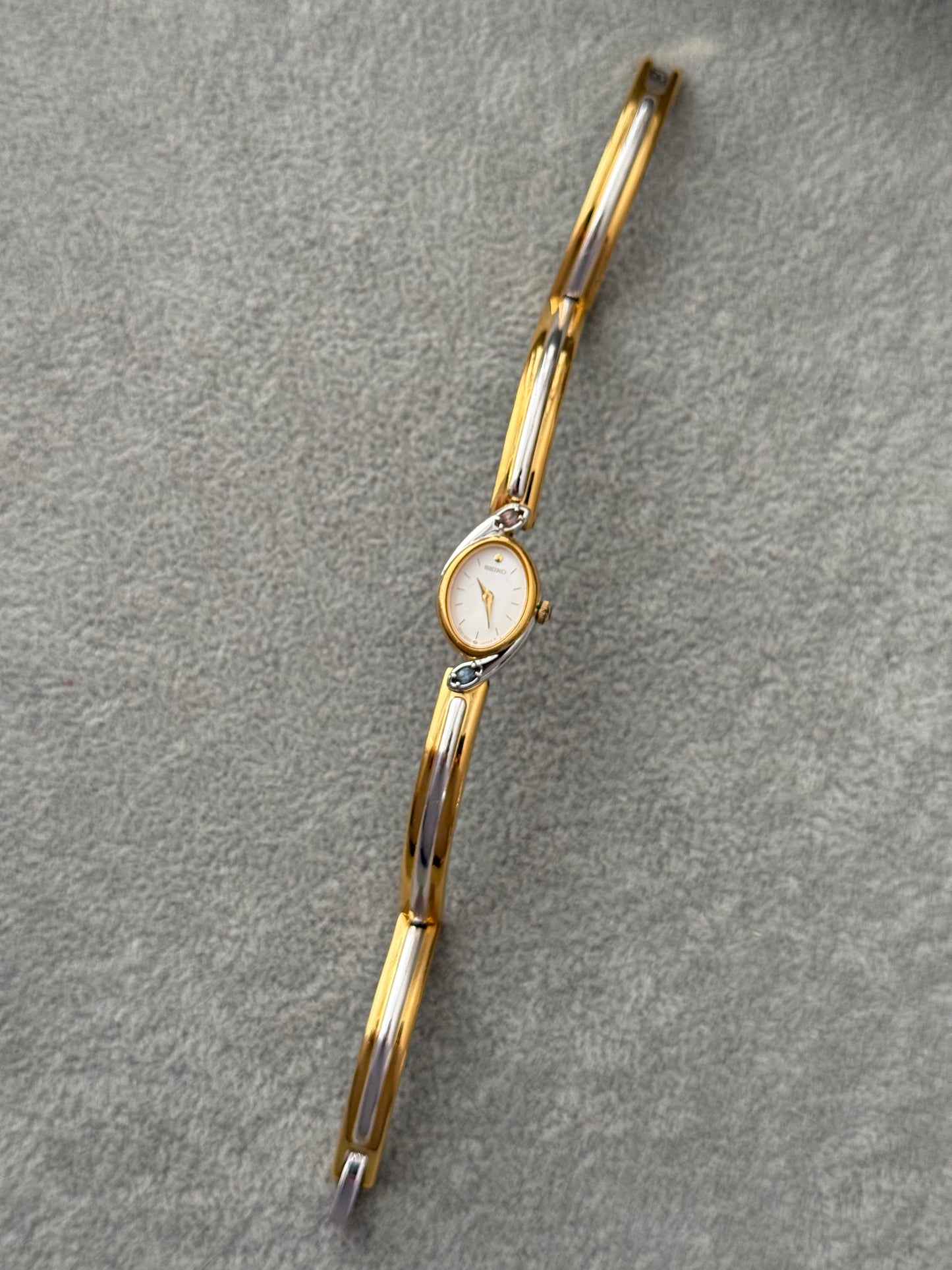 Vintage 1988 Two-Tone Gem Seiko Watch 1E20-6230