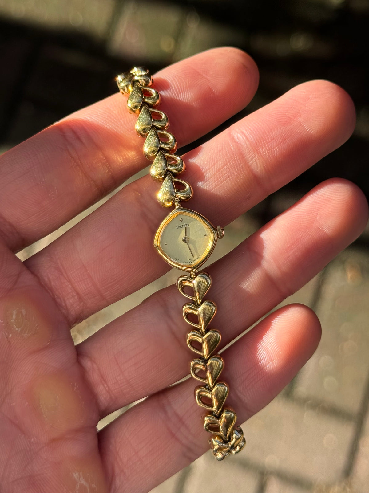 Special 1985 Gold Heart-Bracelet Seiko Watch 1E20-5280