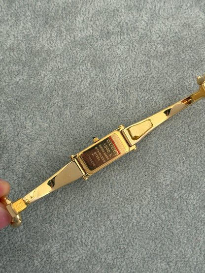 Pristine Mother Of Pearl Vintage 1500L Gucci Watch