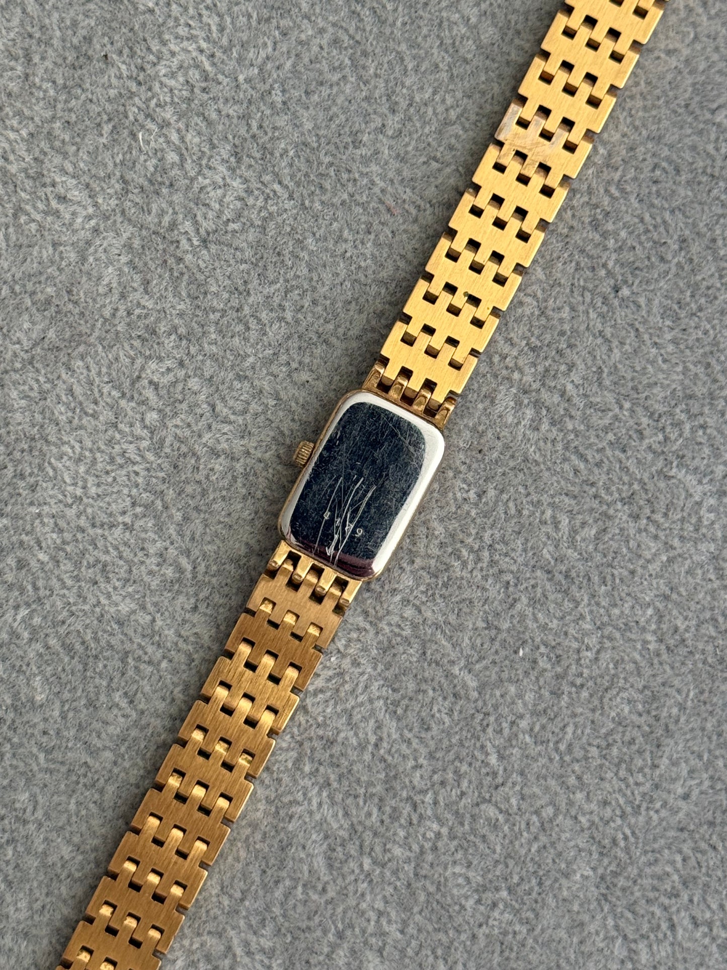 Vintage 90’s Gold Pulsar Watch Ref. 4179