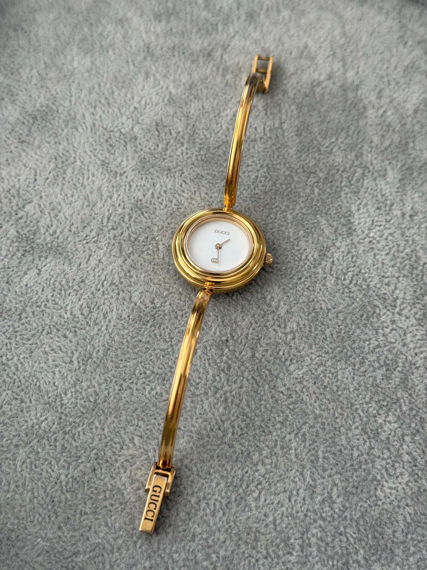 Vintage 1100L Gucci Watch