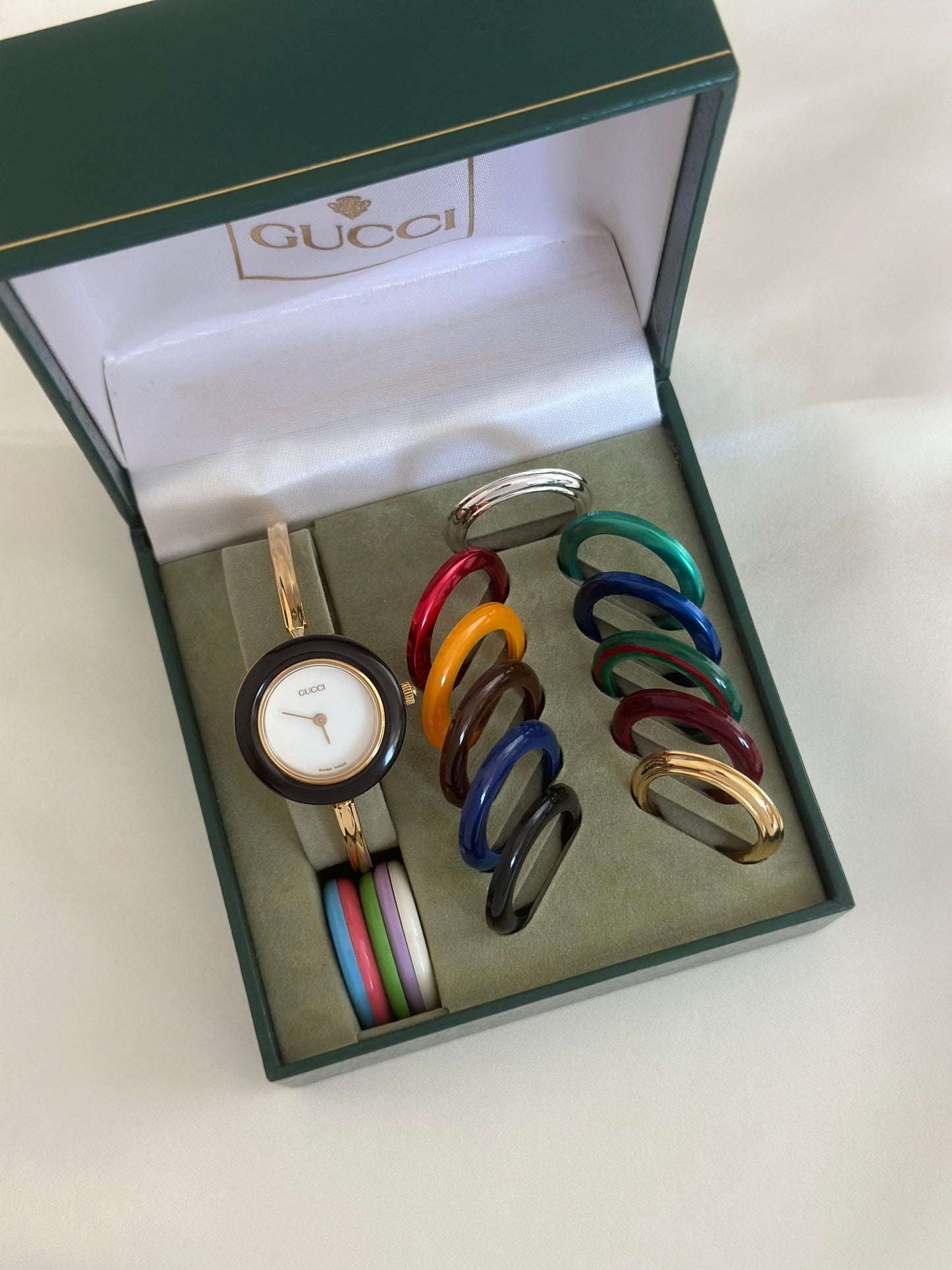 Vintage 1100L Gucci Watch