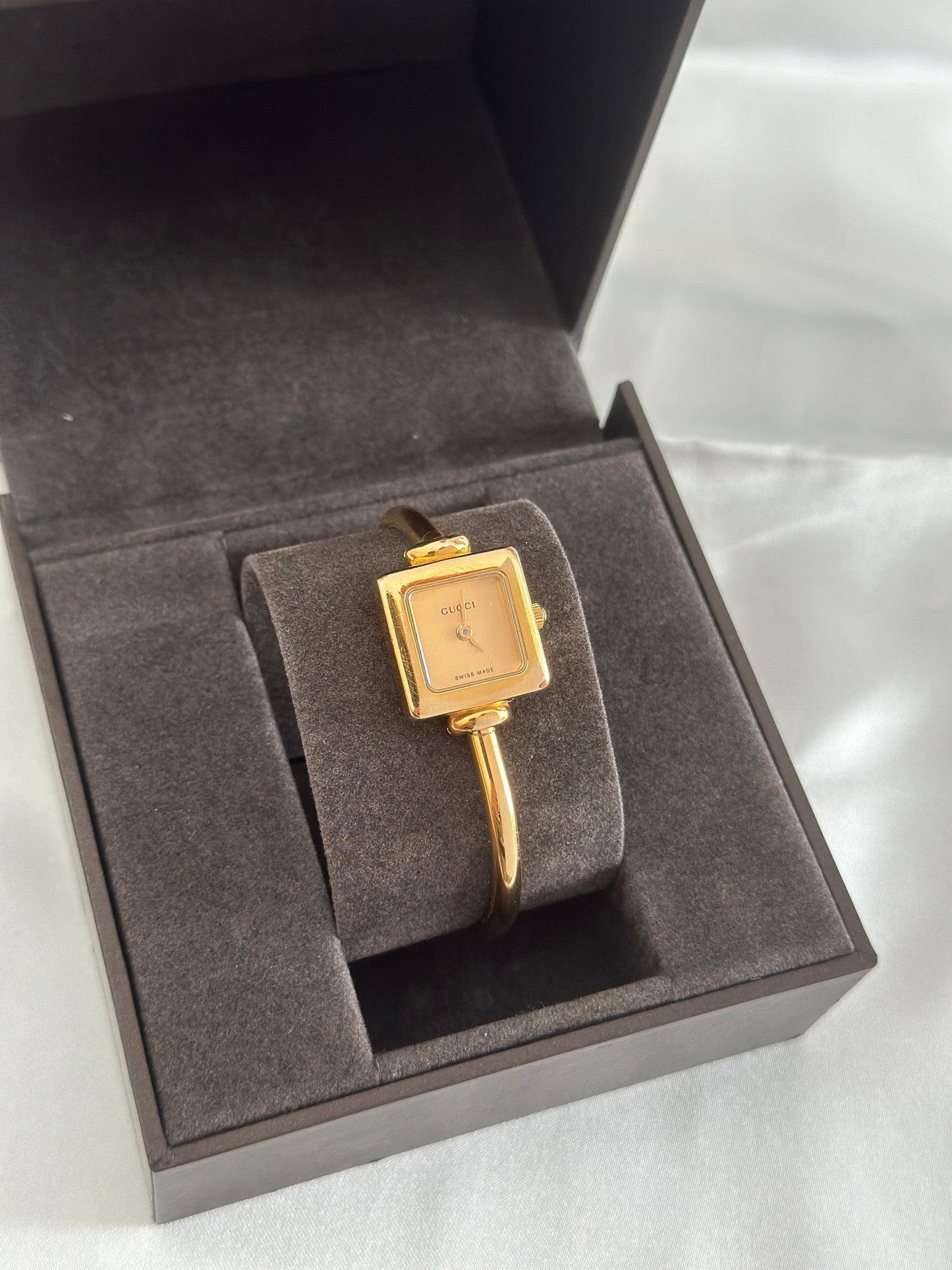 Vintage 1900L Gucci Watch