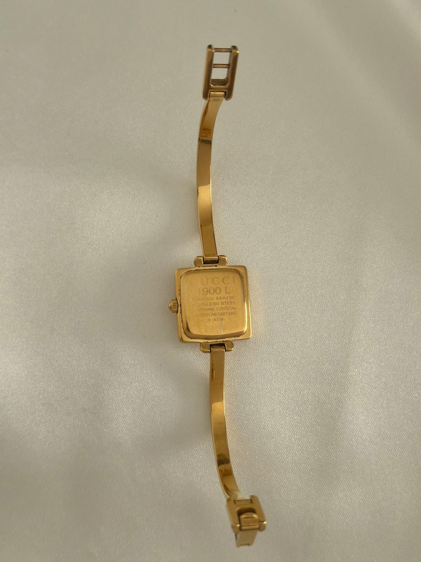 Vintage 1900L Gucci Watch