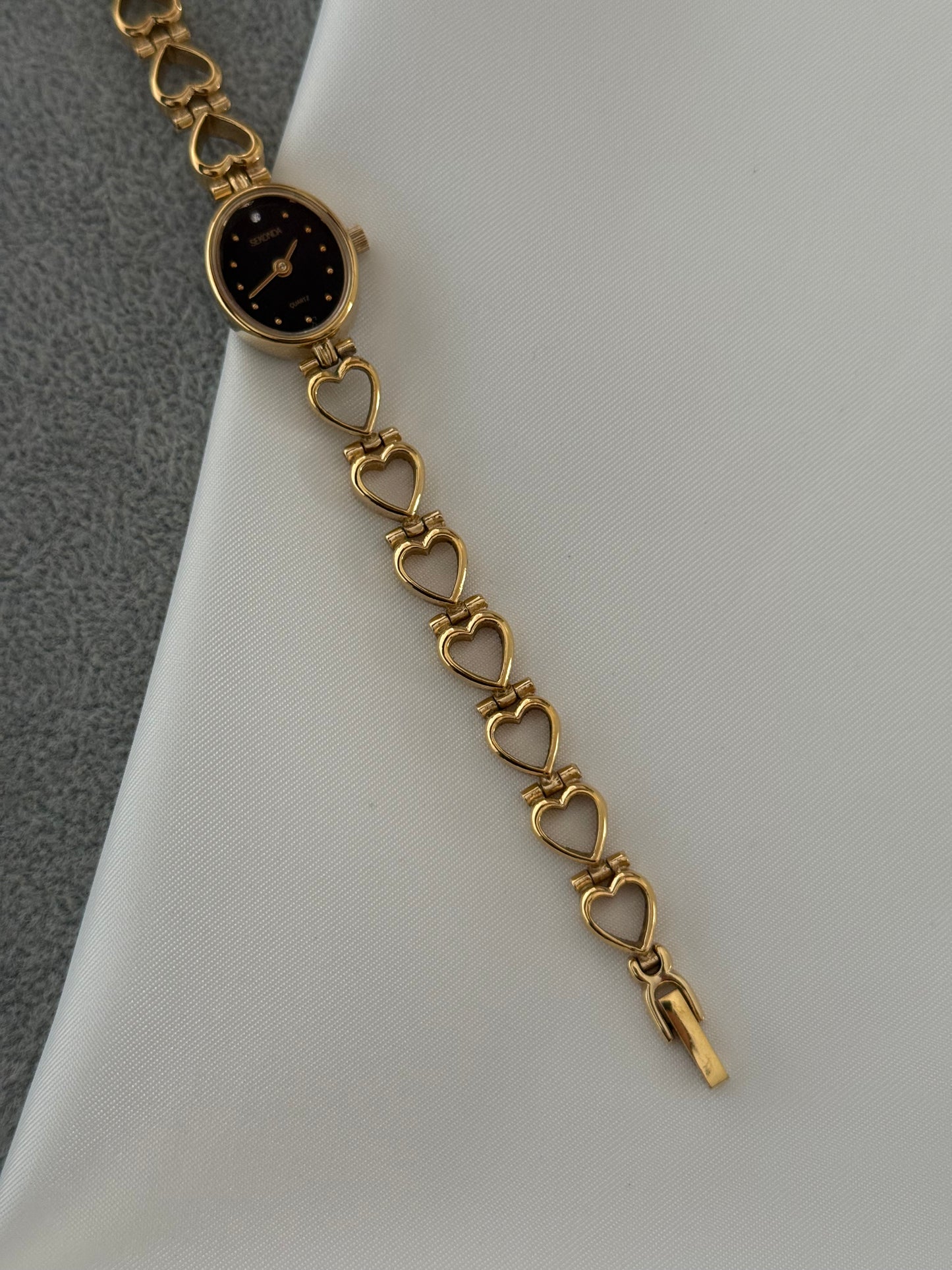 Adorable Vintage Heart Watch