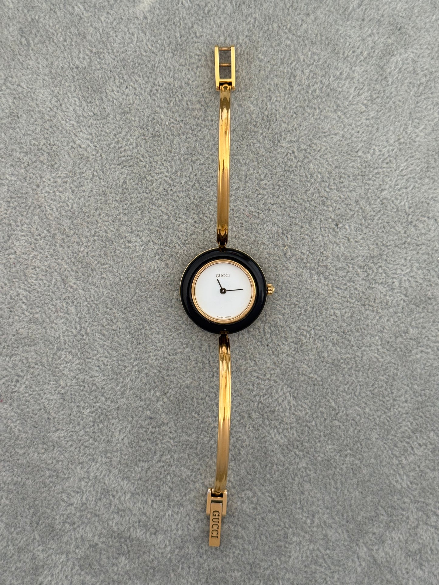 Vintage 1100L Gucci Watch