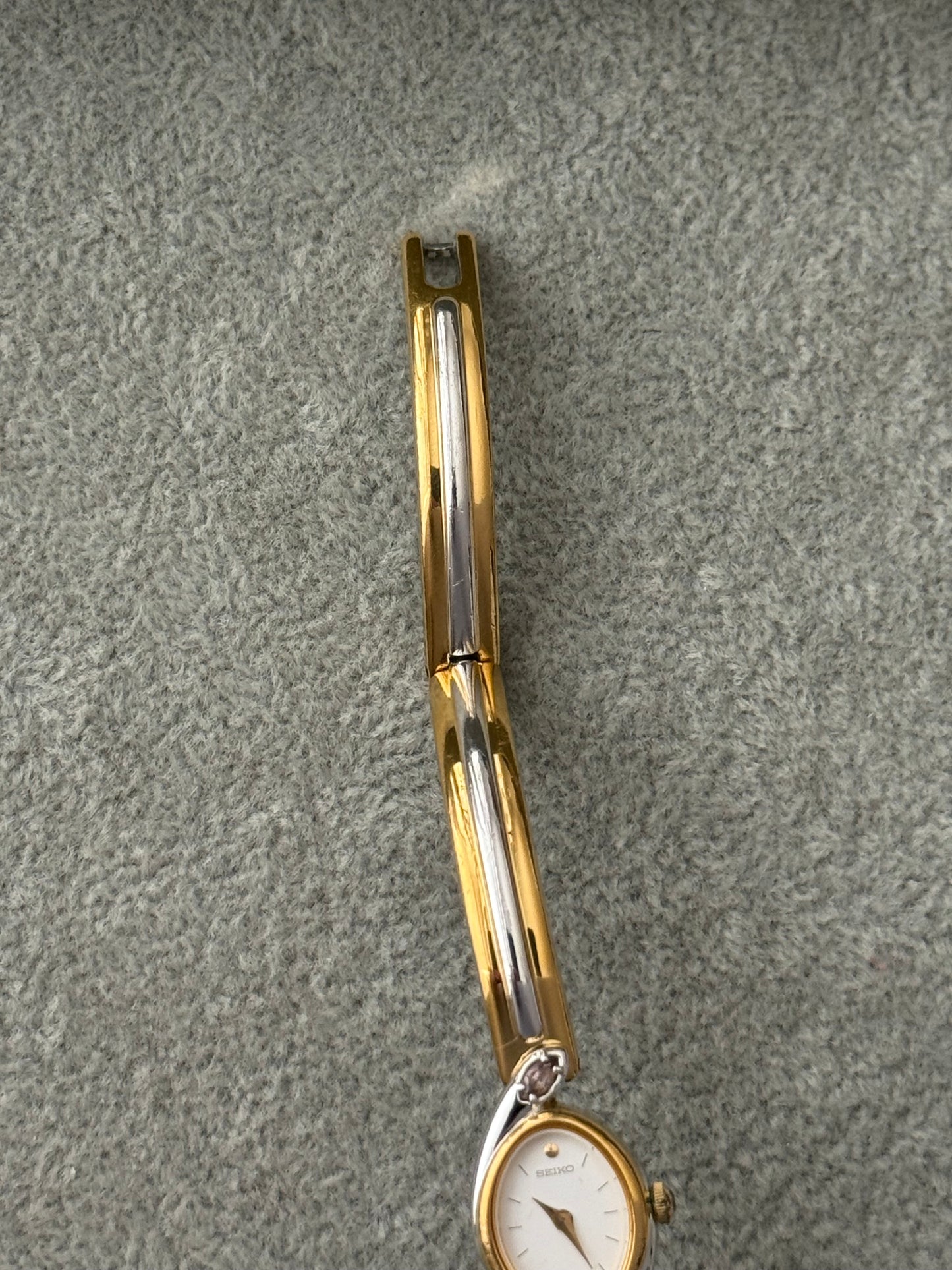 Vintage 1988 Two-Tone Gem Seiko Watch 1E20-6230