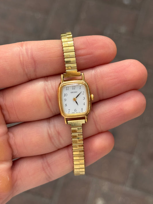 Vintage 1991 Gold Seiko Watch - Stretchy Bracelet 1N00-5K29