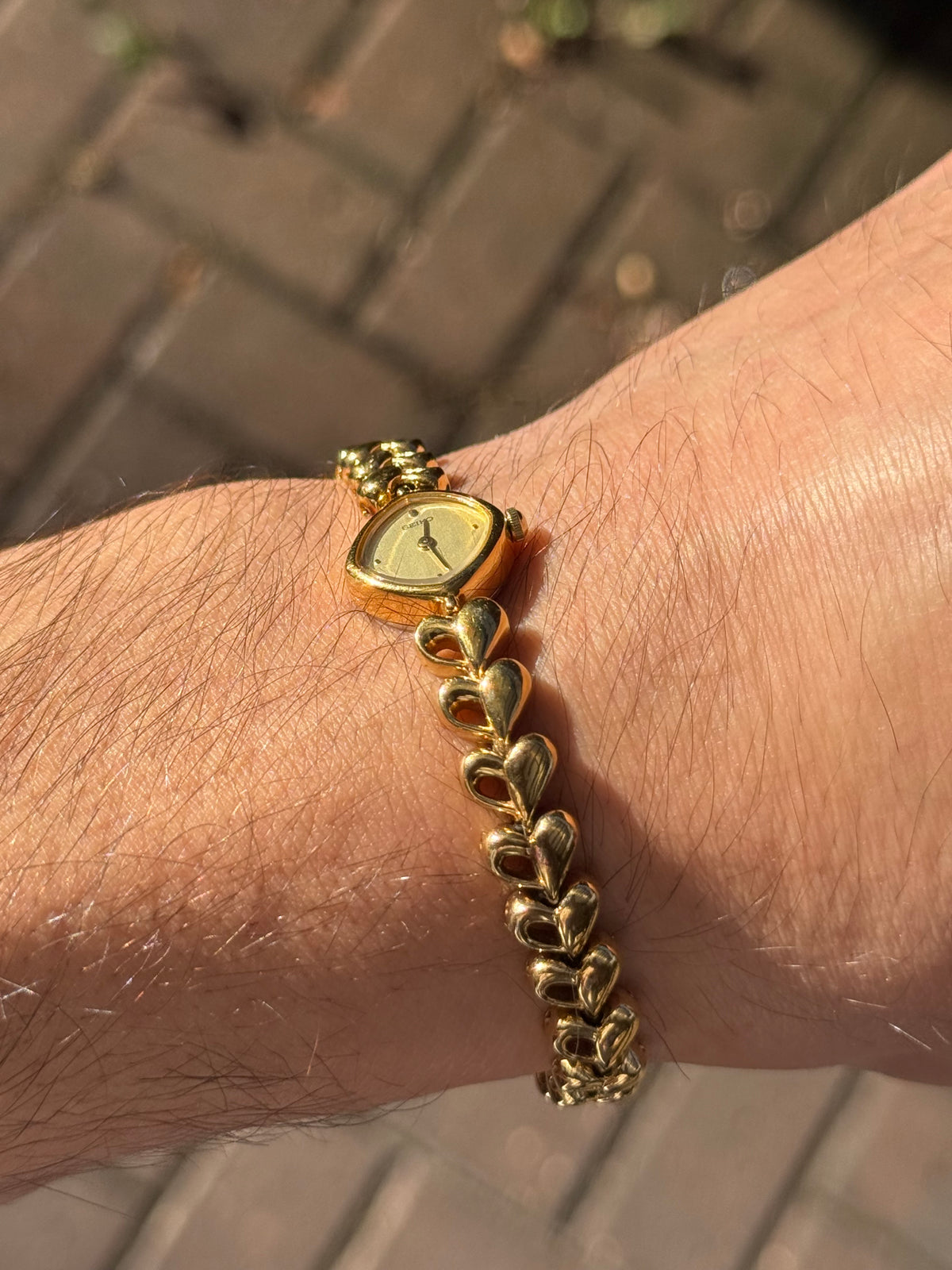 Special 1985 Gold Heart-Bracelet Seiko Watch 1E20-5280