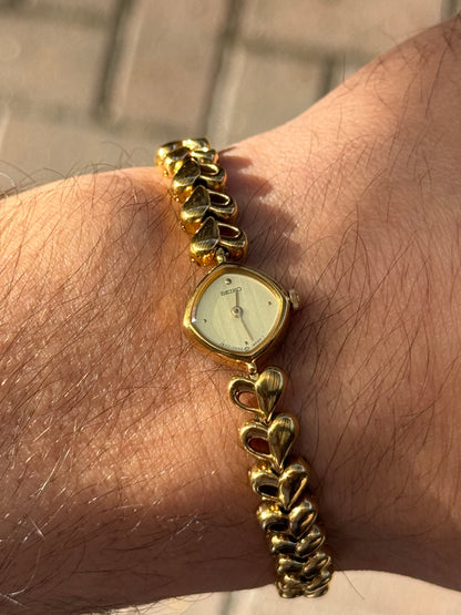 Special 1985 Gold Heart-Bracelet Seiko Watch 1E20-5280