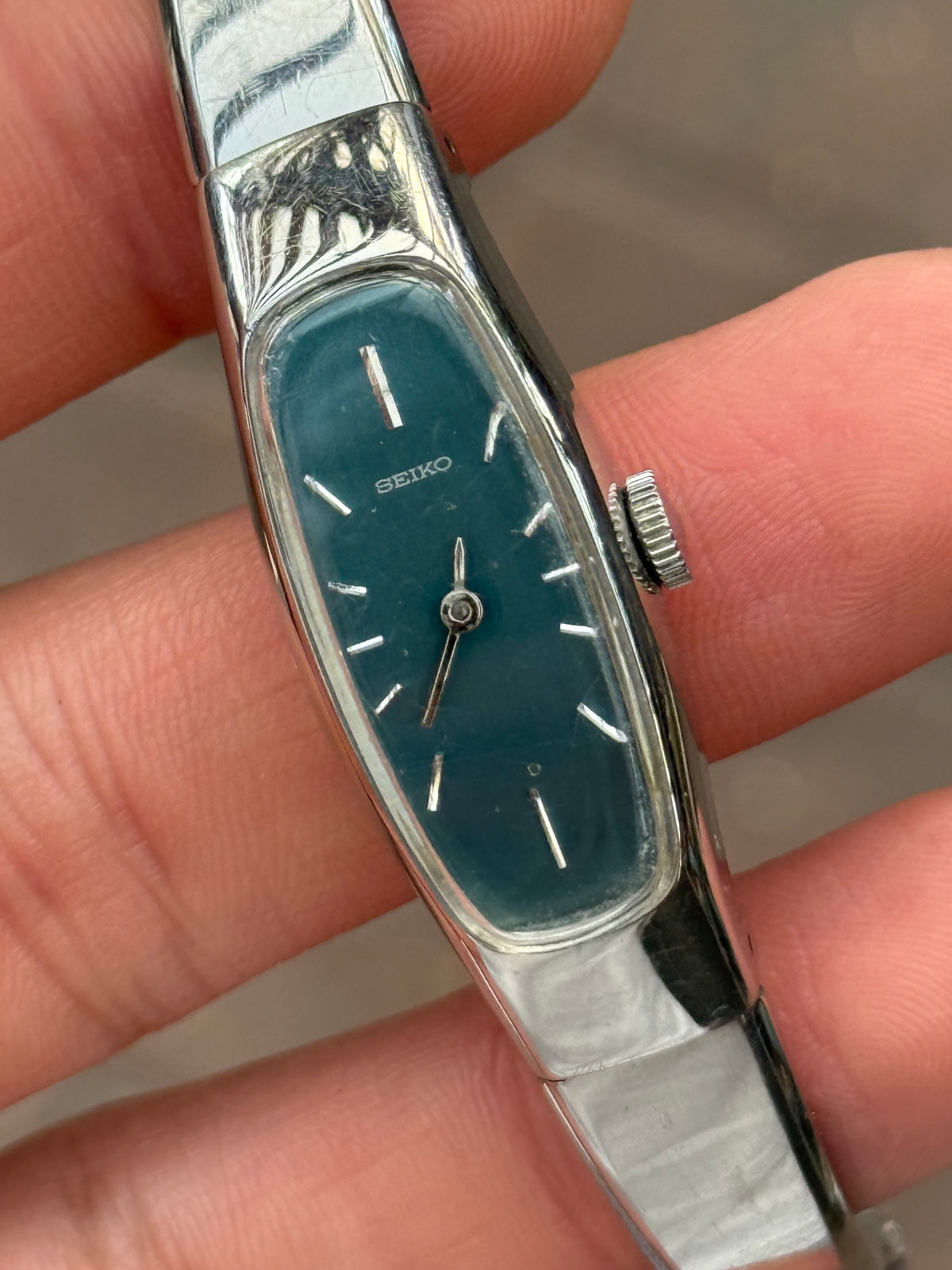 Rare 1977 Silver Seiko Watch - Gradient Teal Dial 1520-3680