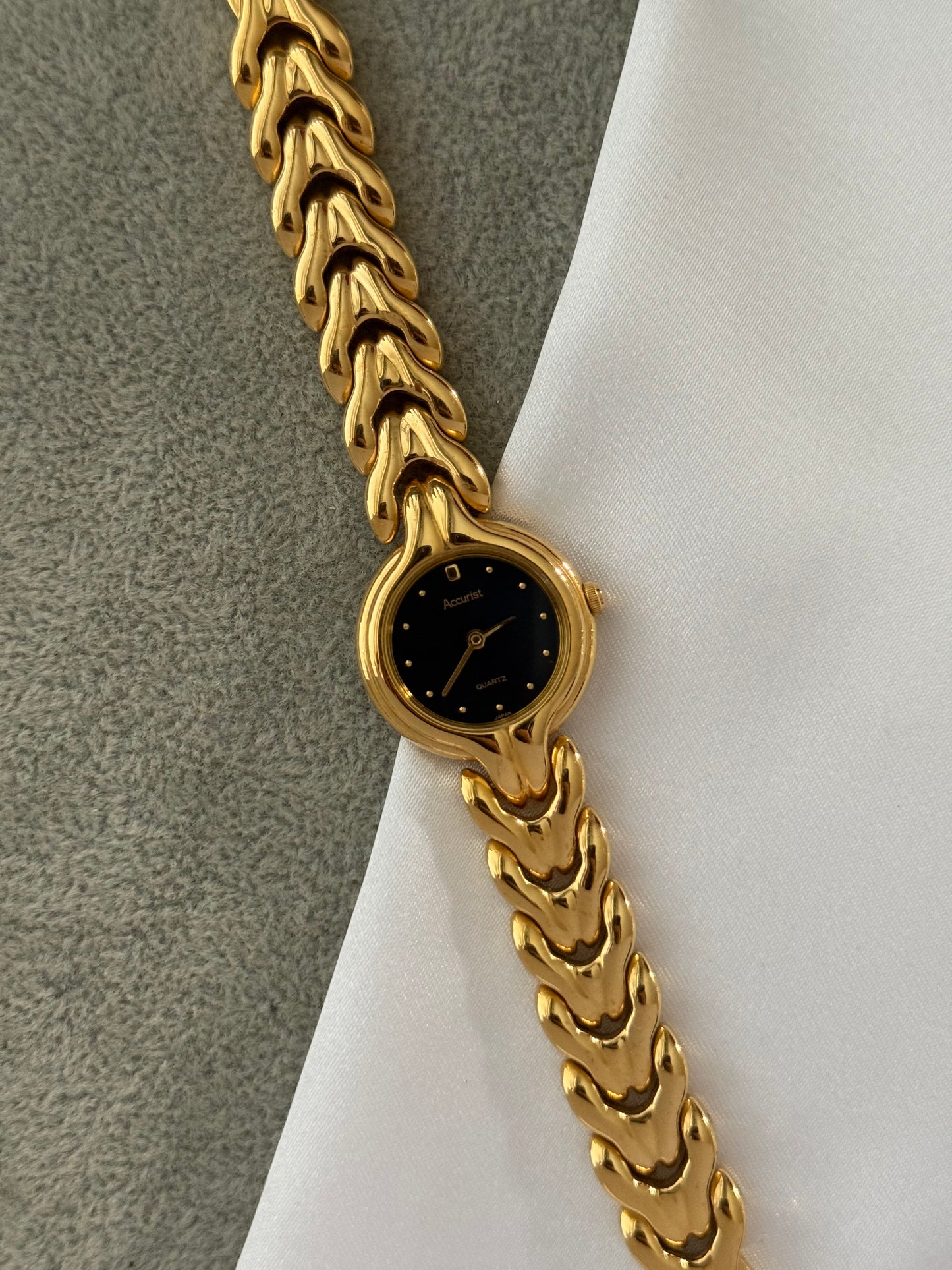 Vintage Navy Dial Accurist Watch