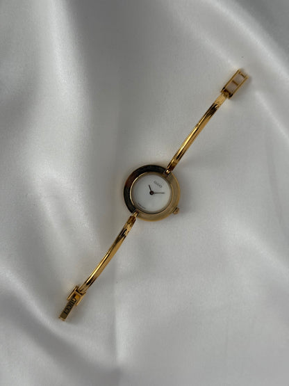 Vintage 1100L Gucci Watch