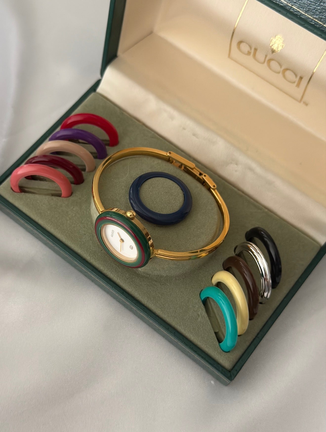 Vintage 1100L Gucci Watch