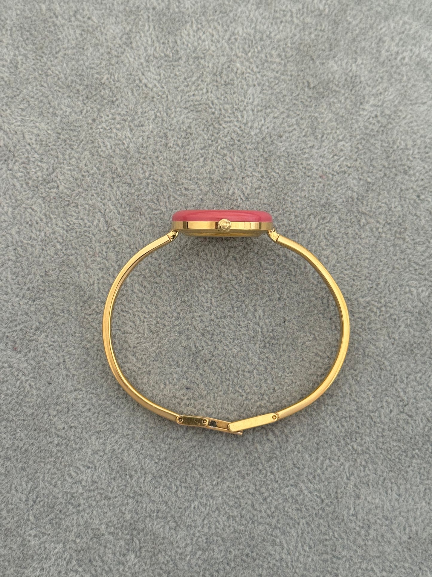 Vintage 1100L Gucci Watch