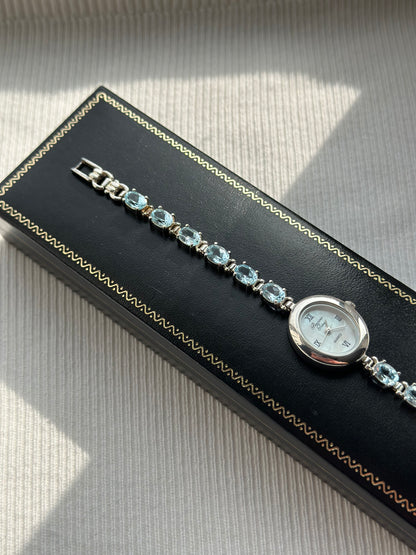 Vintage Uhr mit blauem Edelstein