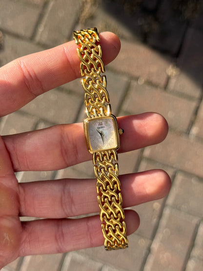 August 1990 Mother Of Pearl MOP Seiko Watch Y150-5P10