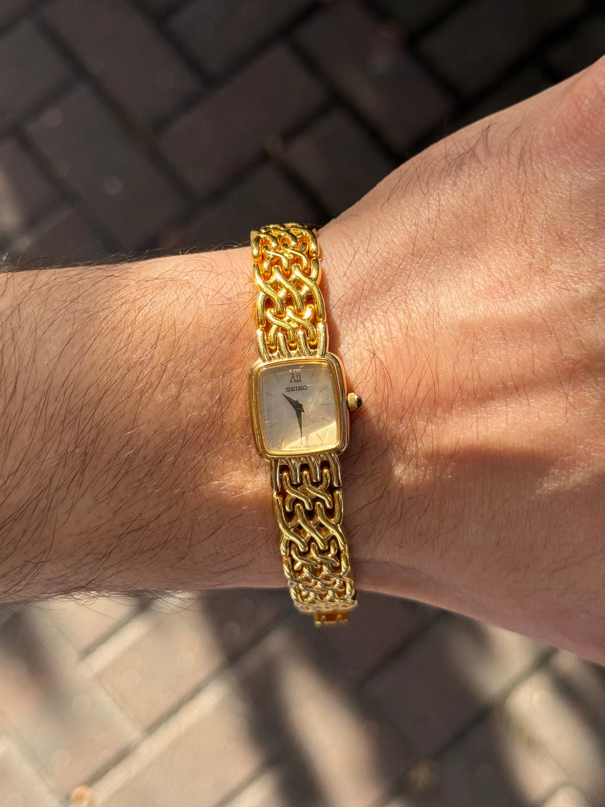 August 1990 Mother Of Pearl MOP Seiko Watch Y150-5P10