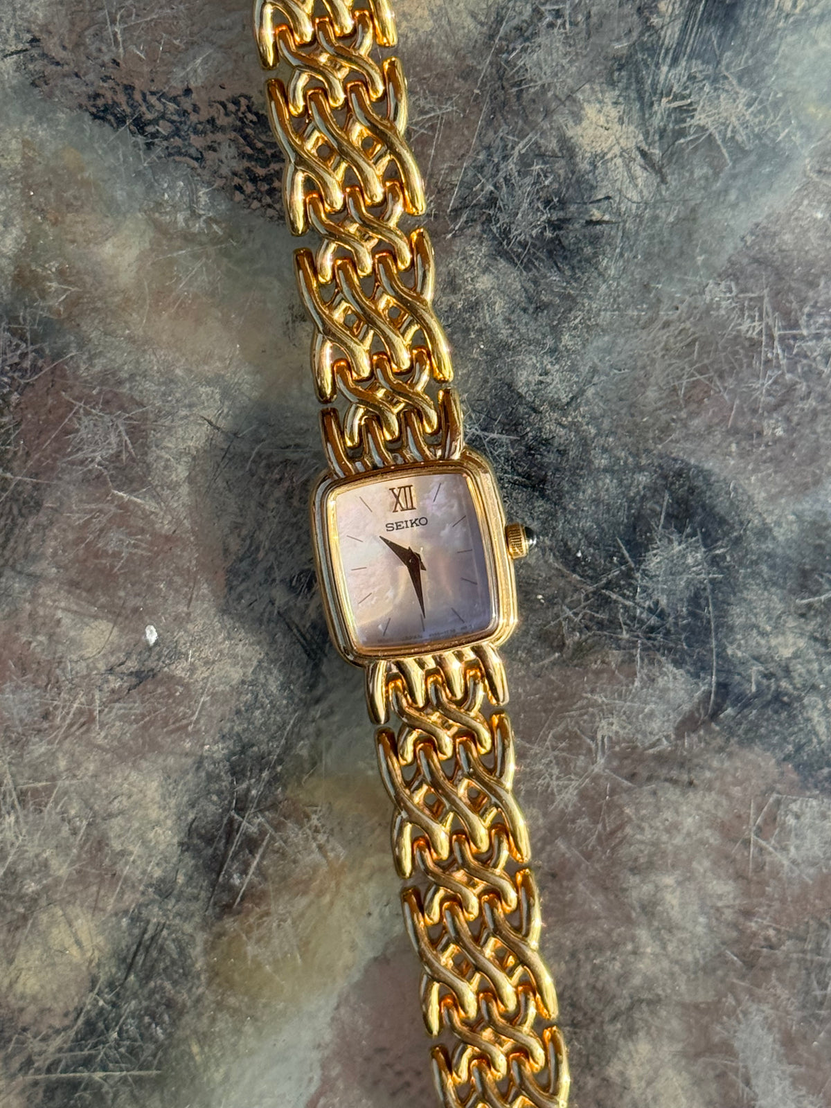 August 1990 Mother Of Pearl MOP Seiko Watch Y150-5P10